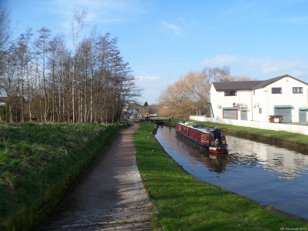 [SAM_0036%2520Middlewich%2520Three%2520Locks%255B3%255D.jpg]