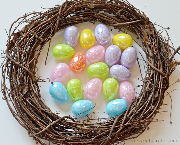 DIY Easter Egg Wreath for Beginners at UCreate
