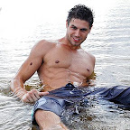 Veja esse e outros ensaios no http://www.my.opera.com/theboyv02