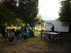 Montenegro - Tivat - Mais on préferera, pour ne pas salir l'intérieur de la caravane bien sur, monter la tente