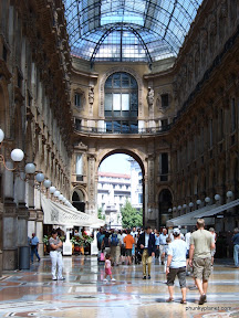 Interior of the shopping centre