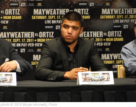 'Victor Ortiz' photo (c) 2010, Bryan Horowitz - license: http://creativecommons.org/licenses/by-sa/2.0/