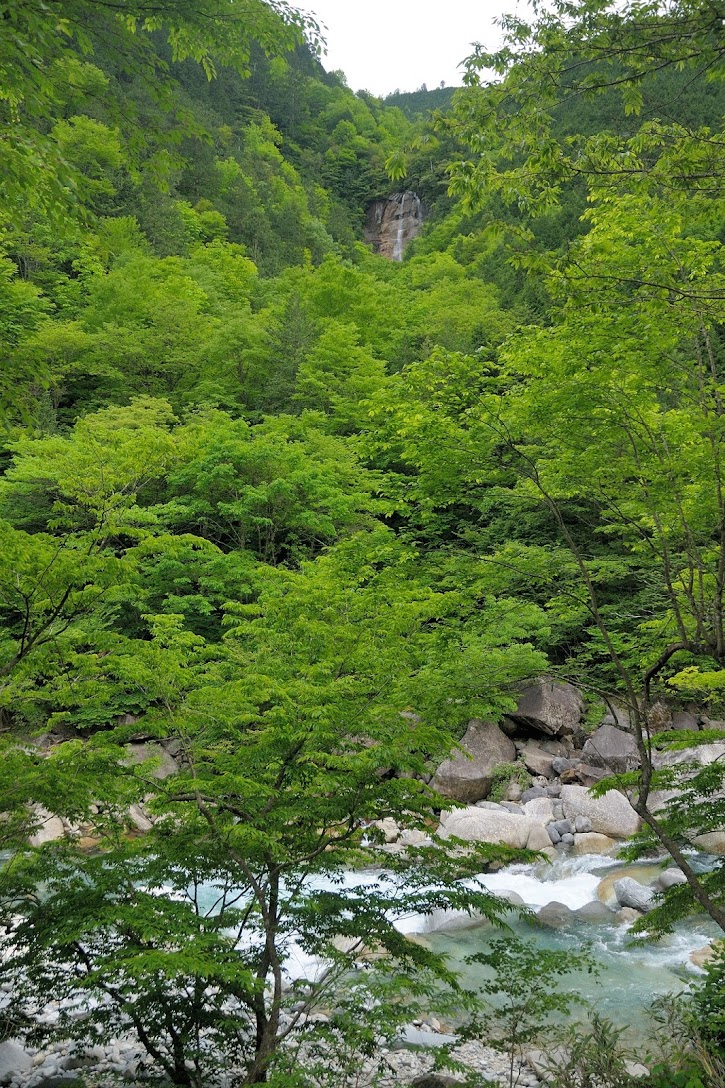 雨現の滝
