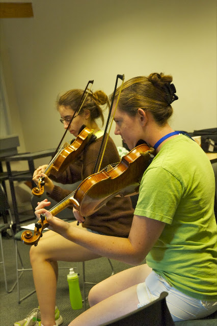 Synchronized fiddlers