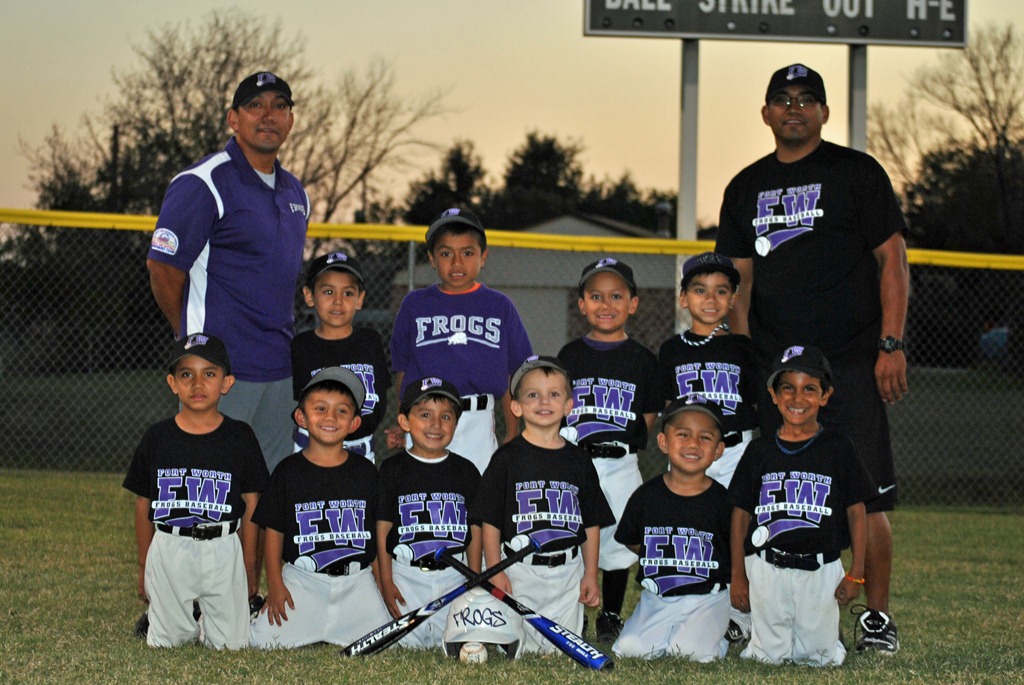 [frogs%2520team%2520pic%255B4%255D.jpg]