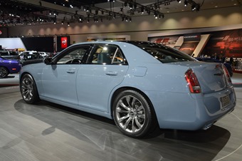 Chrysler-300-Special-2