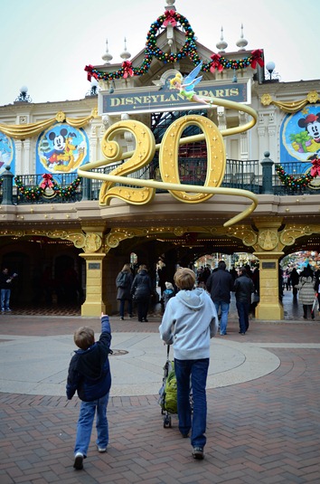 [Disney-Friday-85.jpg]