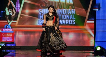hot shriya exposing stills siim awards function