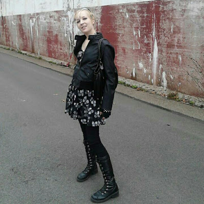 alt goth industrial clothing models girls daily outfit - hot topic, na na, lovesick, miss london, dickies - goth girls, style, fashion - Raivyn dK