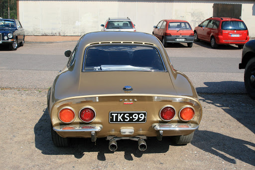 0 m 21 Rompetori Lohja 2011 Opel 1900 GT