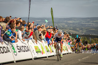 Simon Yates charges to the finish line to claim the stage win