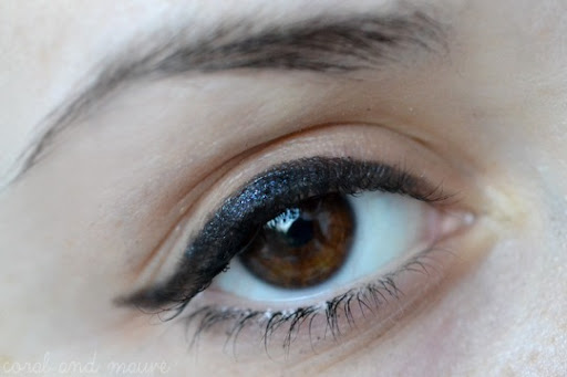 Maybelline_Eyestudio_Lasting_Drama_Gel_Eyeliner_Black_Collection_Black_Chrome_Tragebild_AMU%25255B11%25255D.jpg