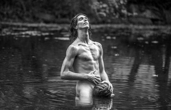 [jogador%2520FC%2520Ver%25C3%25ADn%252005%255B5%255D.jpg]