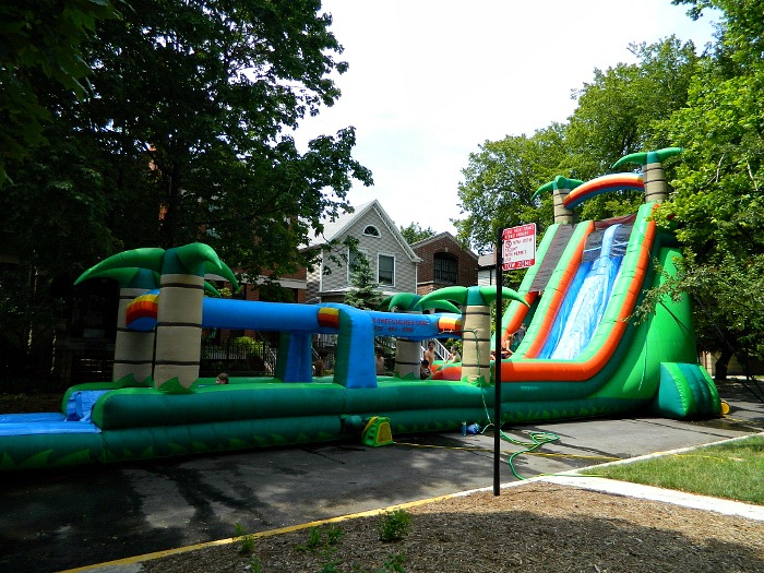 [chicago_block_party_water_slide_inflatable_huge%255B4%255D.jpg]