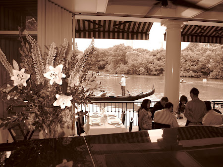 Things to do in New York: have a drink at Central Park Boathouse 