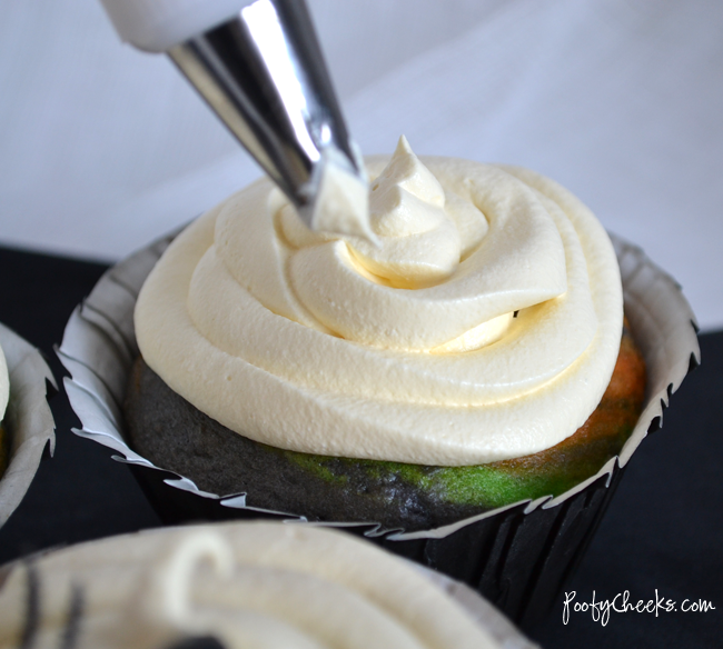 Tie Dye Spider Cupcakes by www.poofycheeks.com