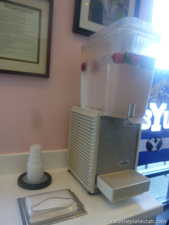 [Yogurtland%2520Water%2520with%2520Strawberries%255B5%255D.jpg]
