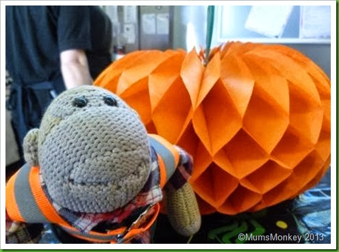 001paper pumpkin 