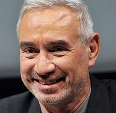 Roland Emmerich sci-fi drámát készít Emergence címmel