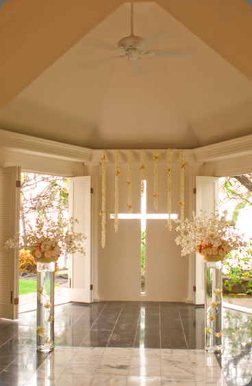 Peaches and cream chapel decor bliss in bloom Peaches and cream chapel decor bliss in bloom