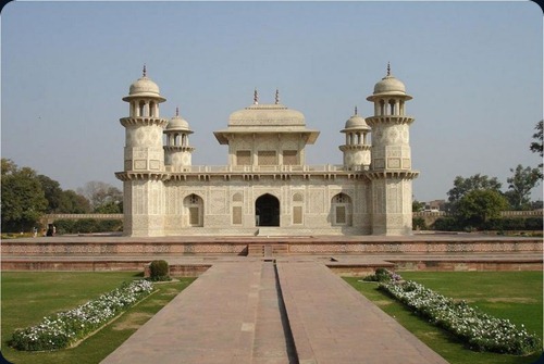 Itmad-Ud-Daulahs-Tomb
