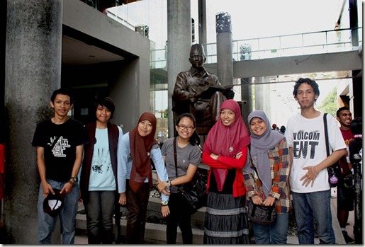 Depan Galeri Bung Karno Depan Galeri Bung Karno