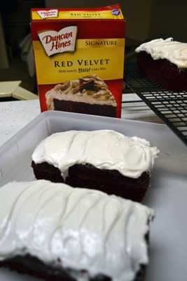 [red-velvet-cake-iced3.jpg]