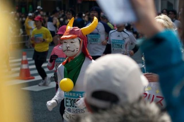 [tokyo-marathon-costumes-12%255B2%255D.jpg]