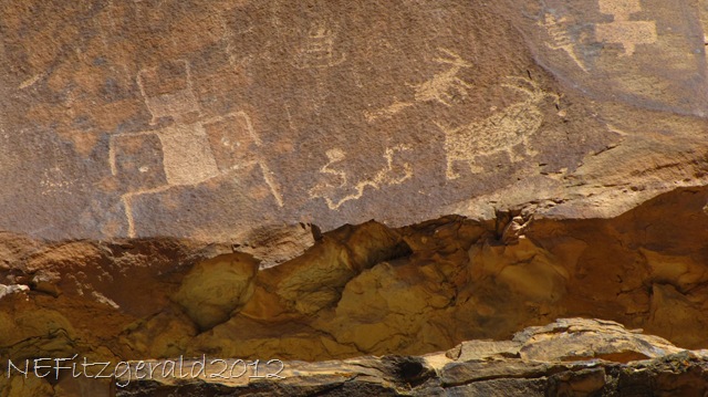 [IMG_1039%2520Petroglyphs%255B10%255D.jpg]