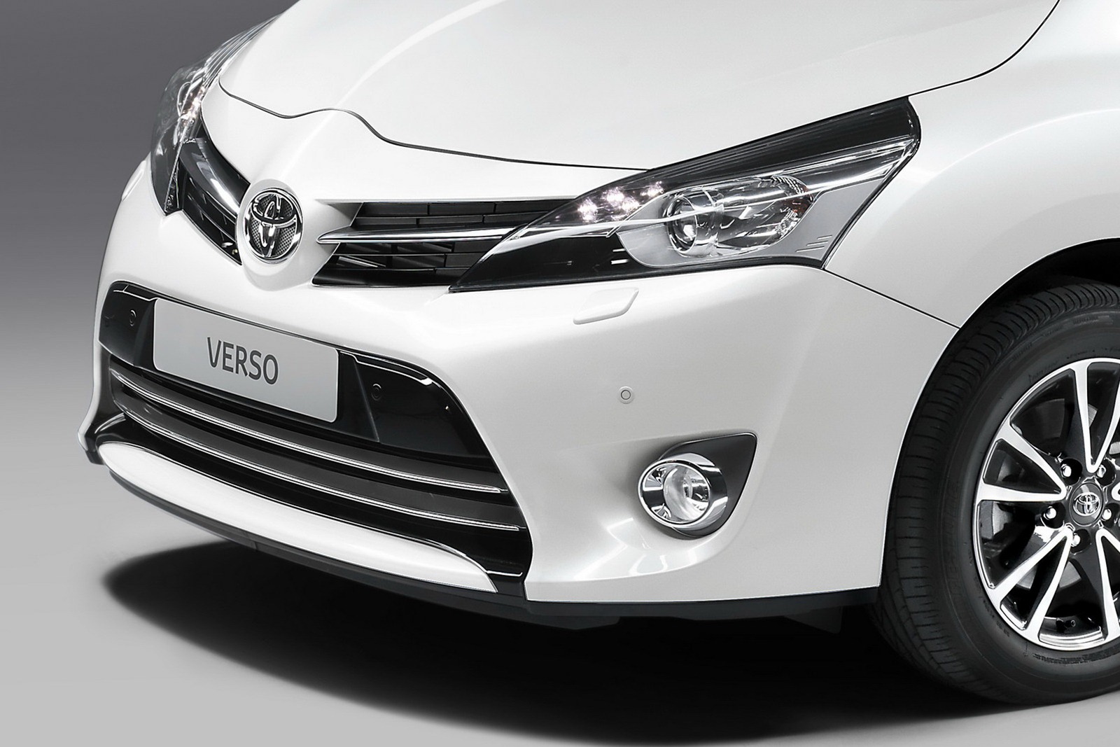 [2013-Toyota-Verso-FL-10%255B2%255D.jpg]