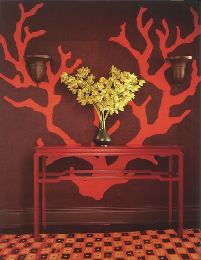 I find the boldness of this wall graphic is absolutely stunning. And how perfect are the flowers?