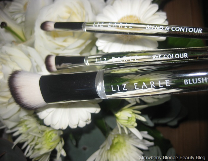 Liz-Earle-Makeup-Brushes-Eye-Blush