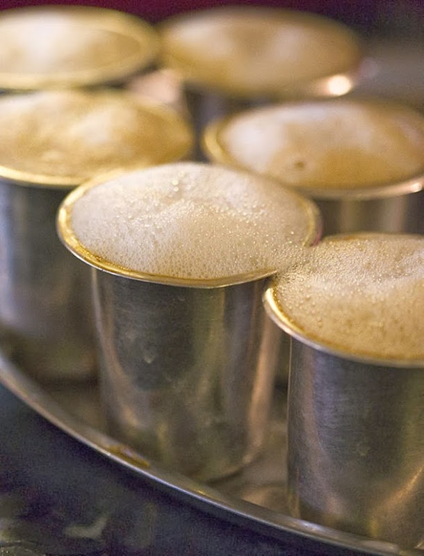 586px-Foaming_filter_coffee