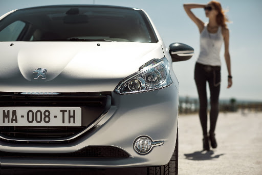 Peugeot-208-01.jpg