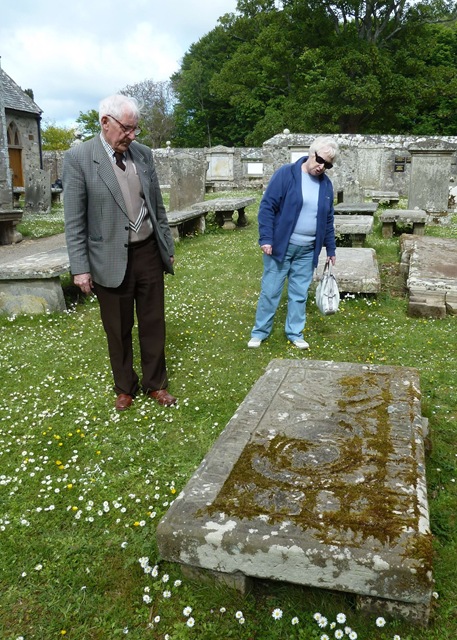 [arnold%2520pirie%2520old%2520cullen%252017%2520centy%2520wood%2520grave%2520stone%255B6%255D.jpg]