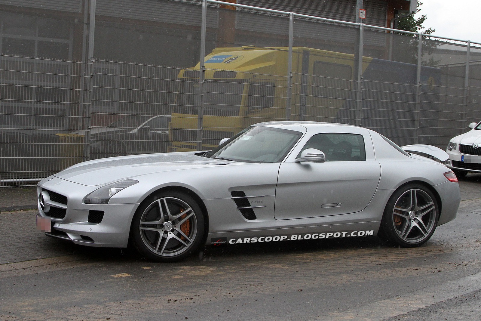 [2014-Mercedes-SLS-AMG-E-CELL_1%255B3%255D.jpg]