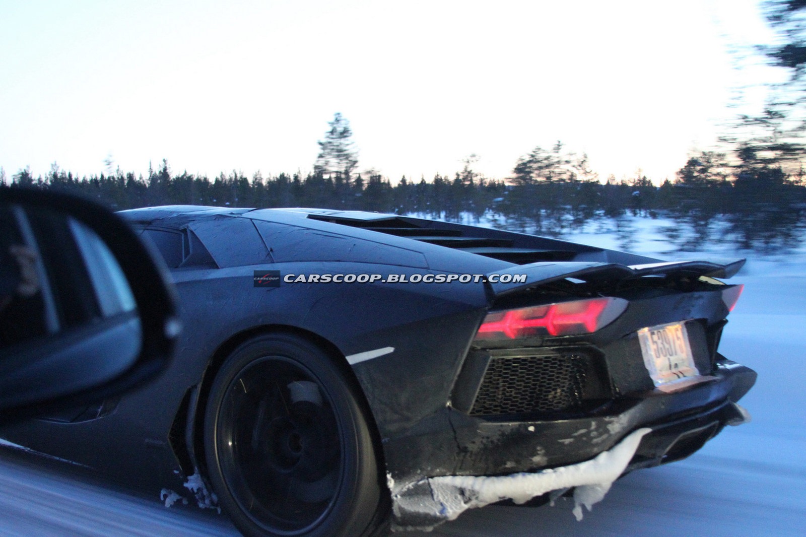 [LamborghiniAventador-LP700-4-Roadster-3%255B3%255D.jpg]