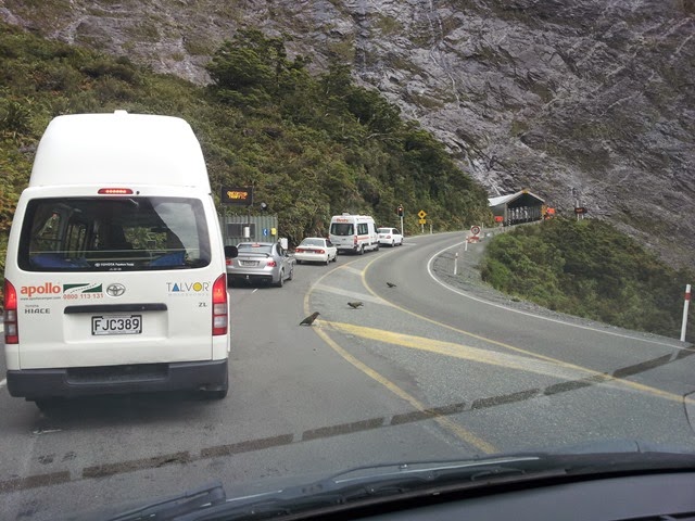 tunneleinfahrt tunneleinfahrt