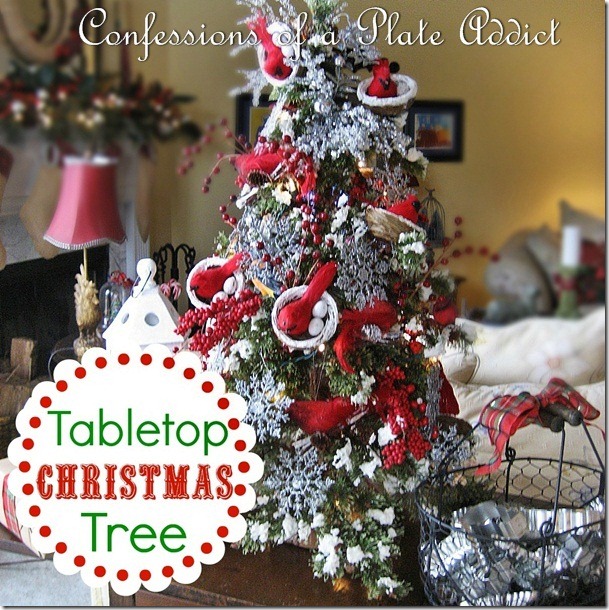 CONFESSIONS OF A PLATE ADDICT: My Festive Tabletop Christmas Tree