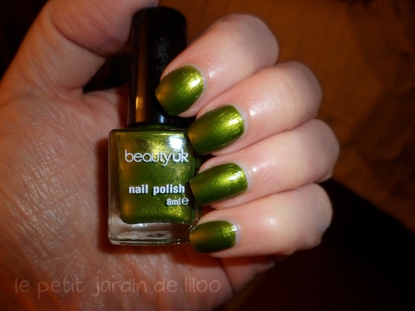 004-beauty-uk-green-nail-polish