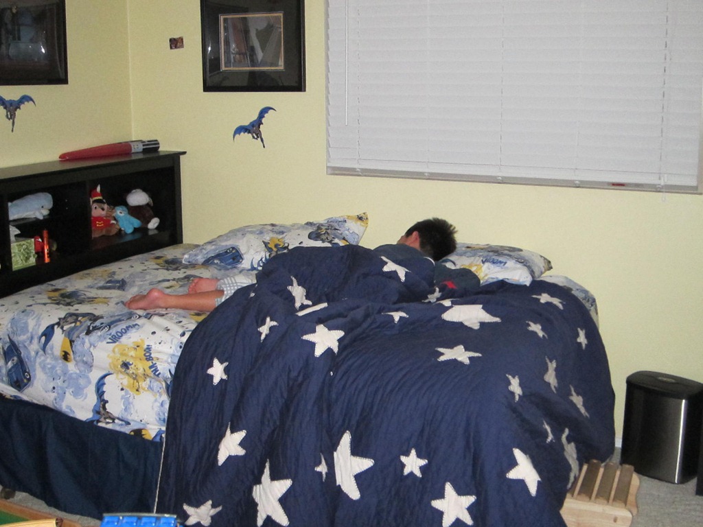 [sleep_sideways%255B3%255D.jpg]