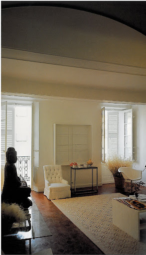 Something on the left side of this room caught my eye.