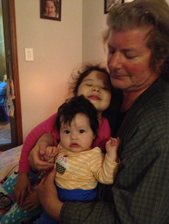 c0 Dad with Dee Dee and Kayla (Mimi) 