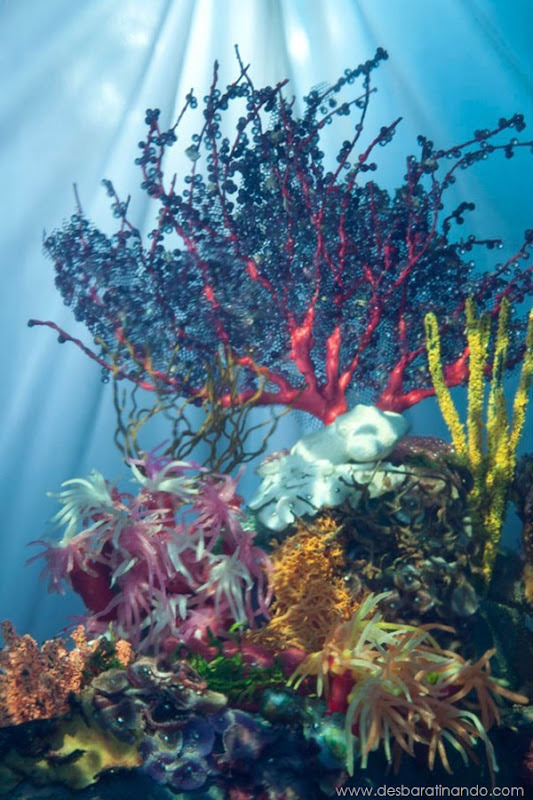 diorama-strange-worlds-coral-reef-matthew-albanese-2 diorama-strange-worlds-coral-reef-matthew-albanese-2
