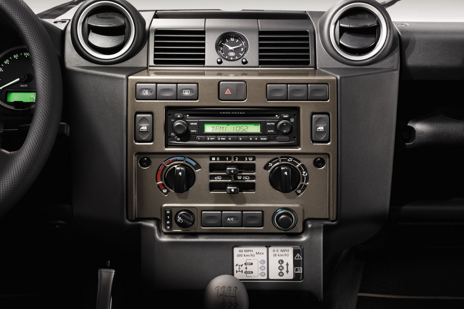 [LR-Defender-XTech-10%255B2%255D.jpg]