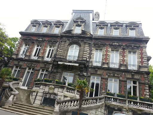 Croix Mairie Entrée Côté Jardin