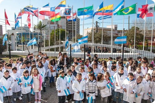 El Intendente participó del acto de promesa a la bandera de alumnos de 4to año de Santa Teresita