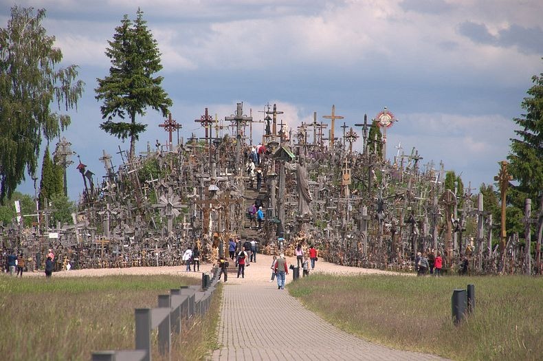 hill-of-crosses-0