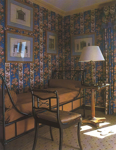 This 19th century Passion Flower chintz makes this guest room special.