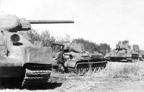 [1283185497_perekop-1941-t34-tanks%255B3%255D.jpg]